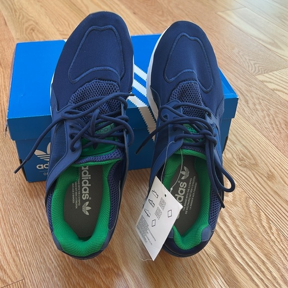 NIB! Adidas mens SZ 9, Racer lite original running shoes . - Picture 3 of 12